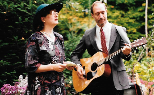 Kathryn sings at the wedding of her friends Scott and Tracy, 1989
