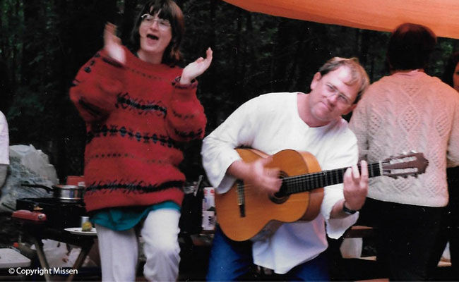 Kathryn and friend Miles put on an impromptu performance at the Blue Skies Folk Festival, late 1980s